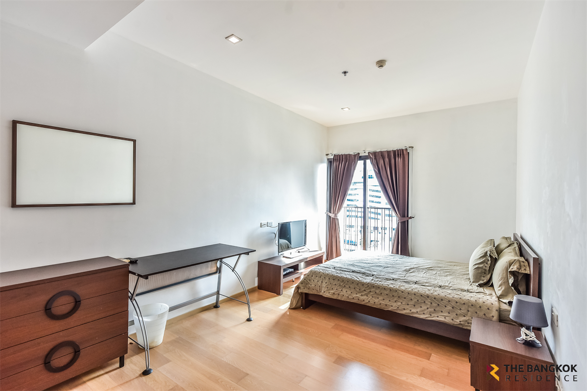 picture Noble Reform New Experience with a Condo in Prime Location near BTS Ari - 4/10