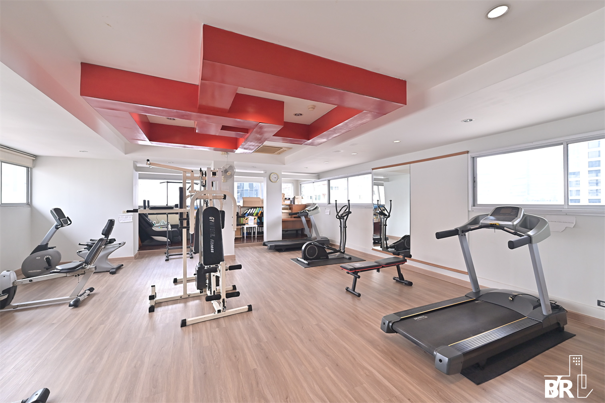 picture Premier Condominium Ultimate Luxury Condo in Business District near BTS Phrom Phong - 1/9