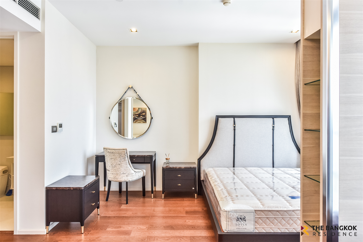picture Luxury Condo in Central City Location The Bangkok Sathorn near BTS Surasak - 8/10