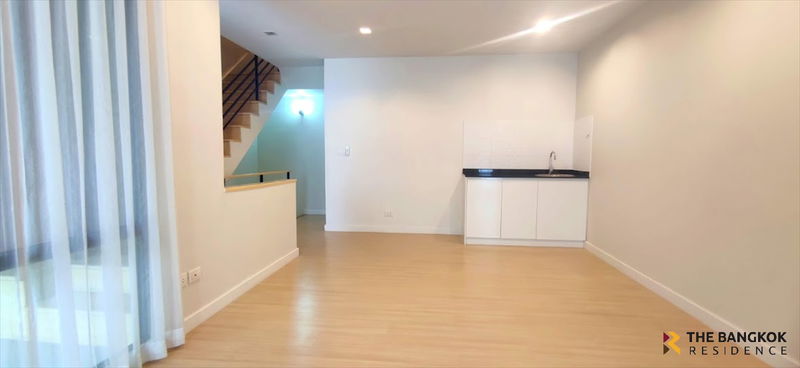 Townhouses for rent : Plex Bangna, where luxury meets everyday convenience