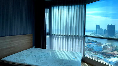 Condos for rent Sathorn Thani Tower : For Rent : Rhythm Sathorn-Narathiwas Condo *Nice Room Good View* at Line : @homefinder