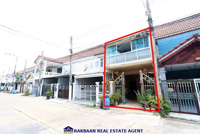 ขายทาวน์โฮม : ขายทาวน์เฮ้าส์ รัตนชัยวิลล่า 3 ซอยเปียร์นนท์ ลำลูกกา 19.8 ตร.ว. 3 นอน 2 น้ำ ต่อเติมเต็มพื้นที่ คุ้มค่า พร้อมอยู่