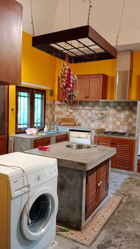 ลดเหลือ 3,290,000  โครงการพัทยาคันทรี่ คลับ  158 ตรว. 3 ห้องนอน 1 ห้องใต้หลังคา 2 ห้องน้ำ 1 ครัว พร้อมเฟอร์นิเจอร์ ฟรีค่าส่วนกลาง