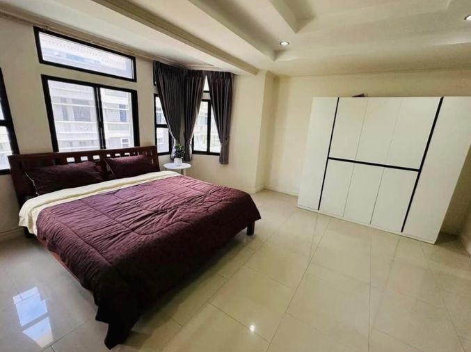 ให้เช่าทาวน์โฮม 4 ห้องนอน 350 ตร.ม. 33 ตร.ว. เขตวัฒนา
