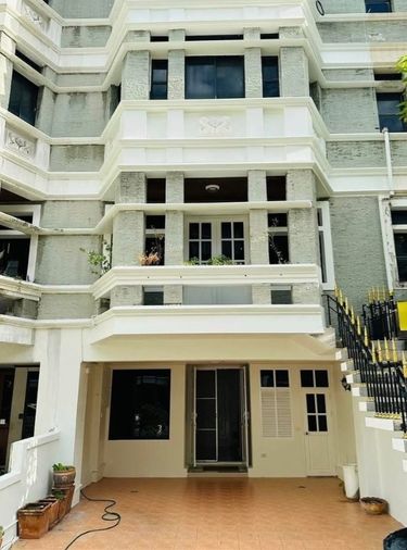 ให้เช่าทาวน์โฮม 4 ห้องนอน 350 ตร.ม. 33 ตร.ว. เขตวัฒนา