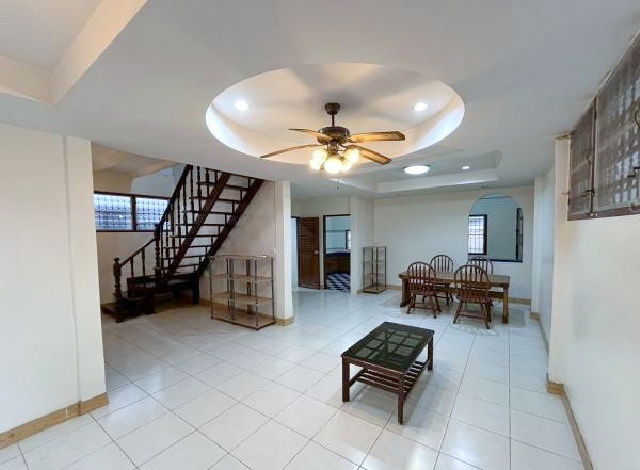 picture MRT Sammakorn 700m.Serithai 53-59 For rent 2-storey house BungKum 51 sq.w. 202 sq.m. basic furnitur - 1/8
