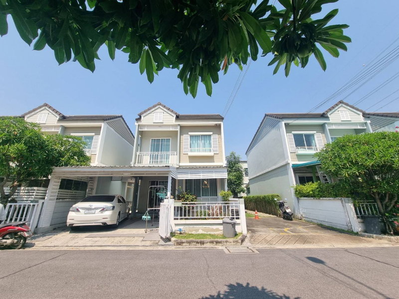 ขายบ้านแฝด : 🏠บ้านแฝด 2 ชั้น หลังมุม โครงการ เดอะ วิลเลจ บางนา กม.10 (The Village Bangna km.10) 🏠ขายด่วนลดราคาพิเศษ!! เพียง 3.5 ล้าน (จากราคา 3.89 ล้าน)  