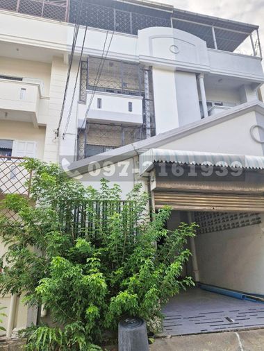 ให้เช่าทาวน์เฮ้าส์ 3 ชั้น เรืองศิริ ใกล้ BTS บางจาก ปุณวิถี 600 m.