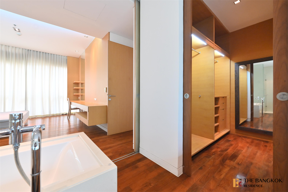 picture Domus 16,18 near BTS Asok The Privilege of Luxury in an Economic Hub Location - 9/10