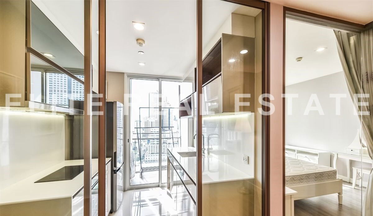 รูป ✨ อยู่กลางเมือง แต่เหมือนหลบมาอีกโลก The Room Sathorn-TanonPun ห้อง Rare ที่คนแย่งเช่าทุกครั้งที่ว่าง ✔ - รูปที่ 9/16