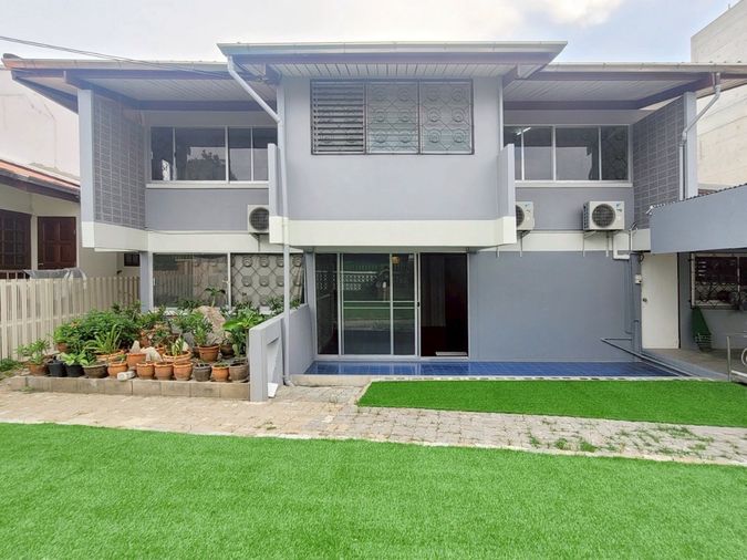 ให้เช่าบ้านพระราม9 ซอย 41 เขตสวนหลวง เนื้อที่ 92 ตรว  5 ห้องนอน ที่จอดรถ 4 คัน