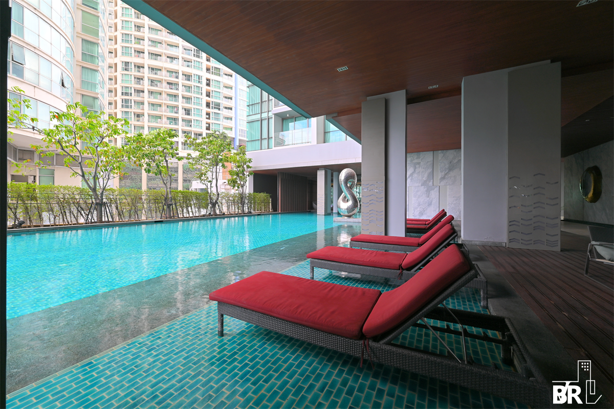 picture The Room Sukhumvit 69 Luxury Unit, Ready for You Without the Wait near BTS Phra Khanong - 4/9