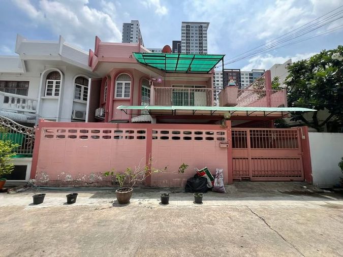 ✨✨✨บ้านแฝดใจกลางเมือง นนทรี 8 | ใกล้พระราม 3  💙รีโนเวทได้ เพิ่มมูลค่าอีกหลักล้าน! ราคาดีในย่านนี้