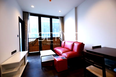 Condos for rent Asok-Dindang Road : 1 Bed Large Room  City view Fully furnished  Good Location  Close to MRT Phra Ram 9   350 m @ The Line Asoke-Ratchada  