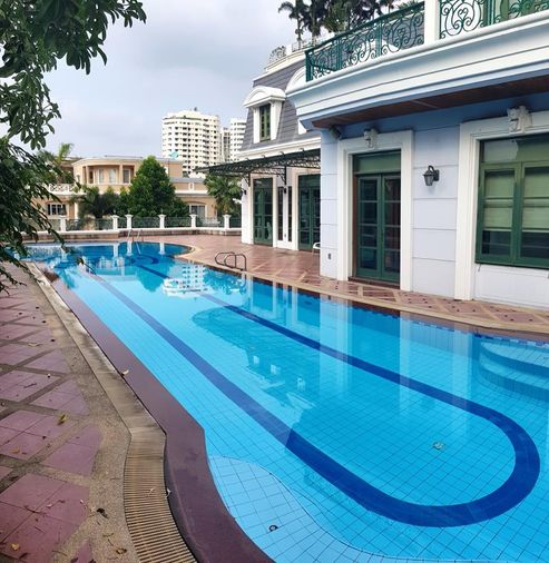 Pool Mansion in Sukhumvit 61 5 bedrooms, for rent