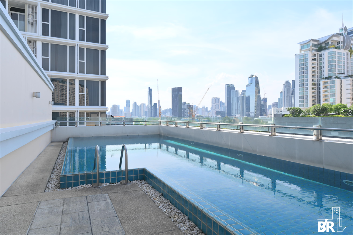 picture The Address Sukhumvit 42 Live the Luxury Style in a High-potential Location near BTS Ekkamai - 2/9