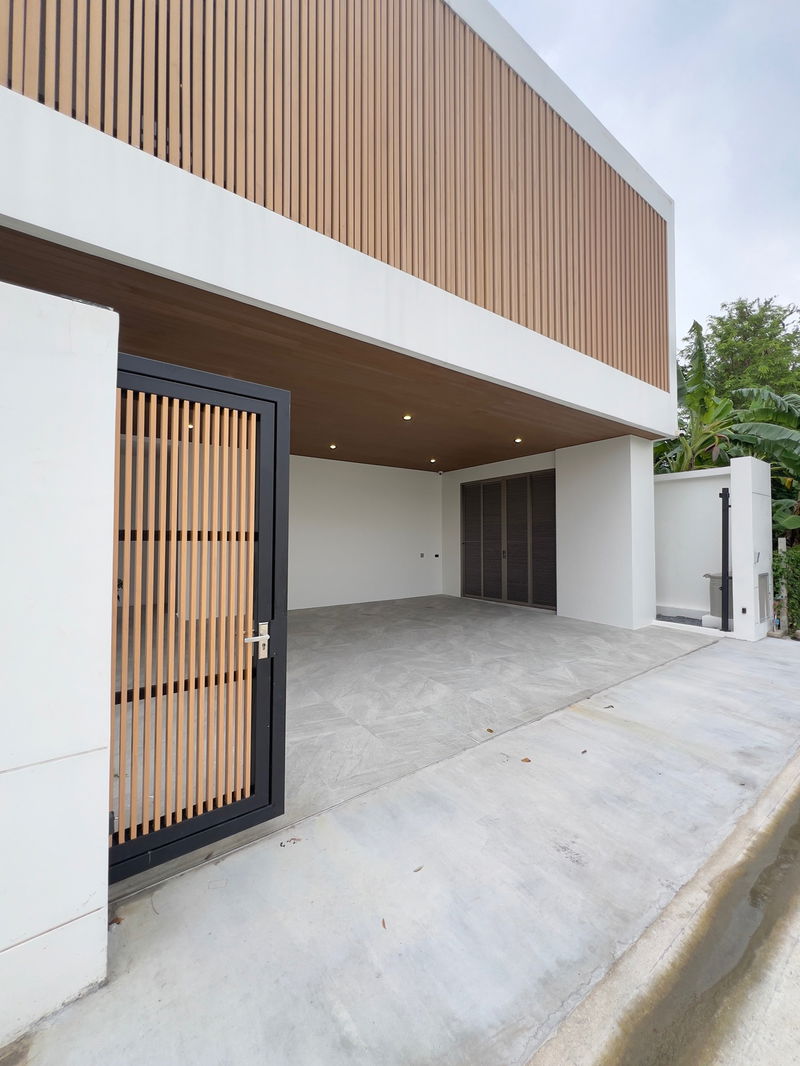 ขายบ้านเดี่ยว : บ้านเดี่ยวหลังใหญ่พร้อมอยู่ 550 ตร.ม B-YAN Pool & Residence บนทำเลเษตรนวมินทร์ ไม่มีค่าส่วนกลาง!!!