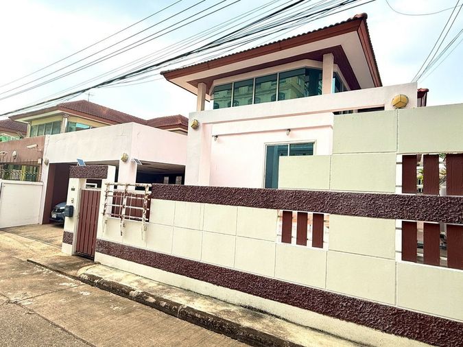 ให้เช่าบ้านเดี่ยว 3 ห้องนอน 300 ตร.ม. 60 ตร.ว. อารีน่า การ์เด้นท์