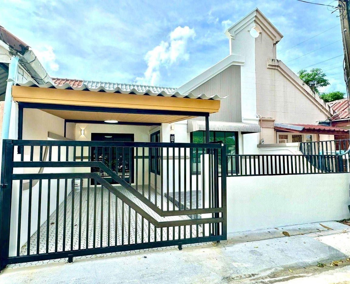 รูป 🏘 บ้านชั้นเดียว รีโนเวทใหม่ โซนสามกอง หลังอีเกีย ใกล้สิ่งอำนวยความสะดวก  🏘  📍หมู่บ้านร็อคการ์เด้น1 , รัษฎา - รูปที่ 2/17