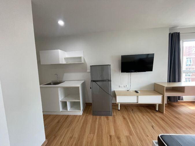 คอนโด ให้เช่า ไมอะมี่ บางปู ตึก 10 ชั้น 5 ห้องมุมสวย สนใจติดต่อ 082-3223695