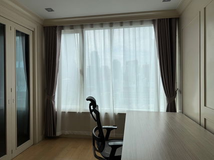 The Royal for sell 3 bed nice unit