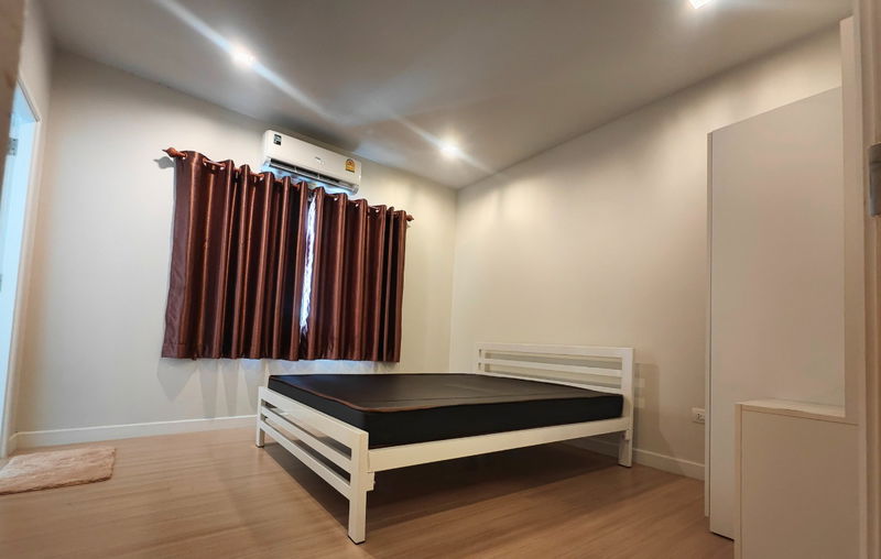 Townhouses for rent : House for rent Plex Bangna, ready to move in. If interested, contact Line @goodmanpro or call 0999029192.