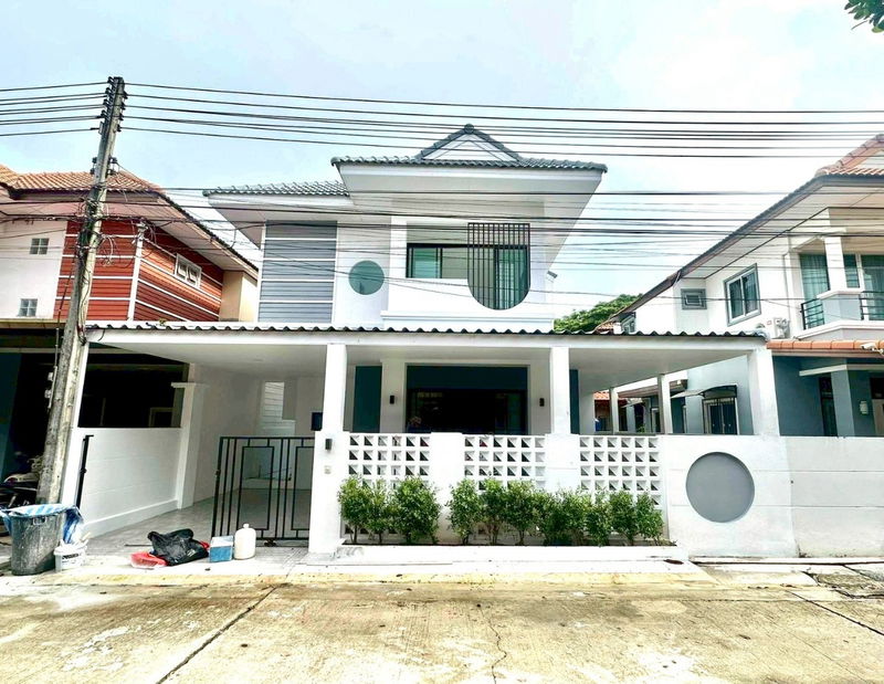 ขายบ้านเดี่ยว : 🏘 บ้านรีโนเวทใหม่ 2 ชั้น โซนวิชิต(บ่อแร่) ใกล้สิ่งอำนวยความสะดวก เหมาะสำหรับครอบครัว 🏘  📍หมู่บ้านพนาสนธิ์บ่อแร่ , วิชิต