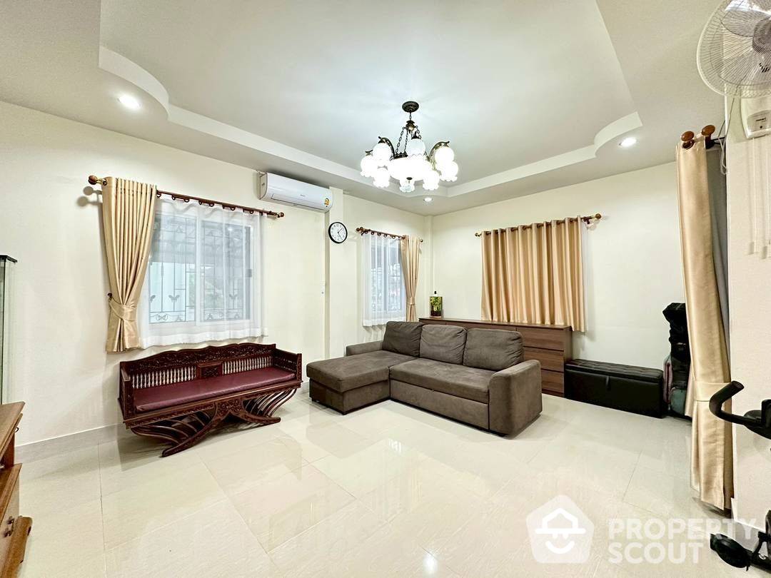 รูป บ้าน 5-ห้องนอน ใกล้ พัทยาตะวันออก (ID 2166254) - รูปที่ 2/19