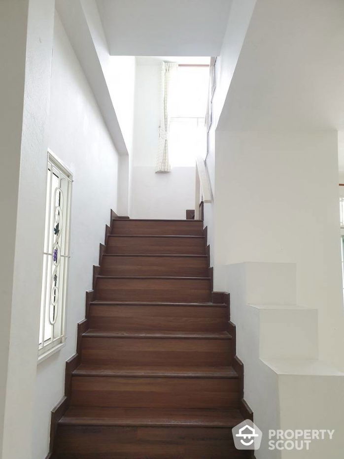 picture 3-BR Townhouse near MRT Khlong Bang Phai (ID 1322241) - 10/15