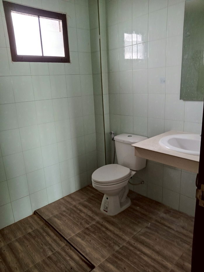 รูป ขายอาคารพาณิชย์ ซ.เปียนนท์ ลำลูกกา สภาพดี 2.49 ล้าน - รูปที่ 4/8
