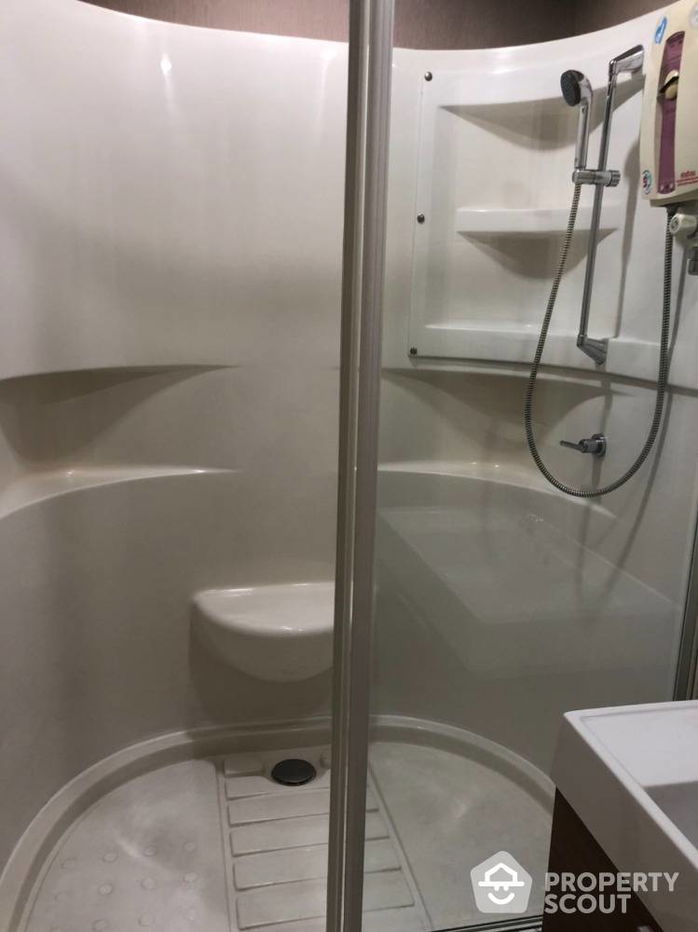 picture 1-BR Condo at Q House Sathorn near BTS Krung Thon Buri (ID 1092859) - 8/10