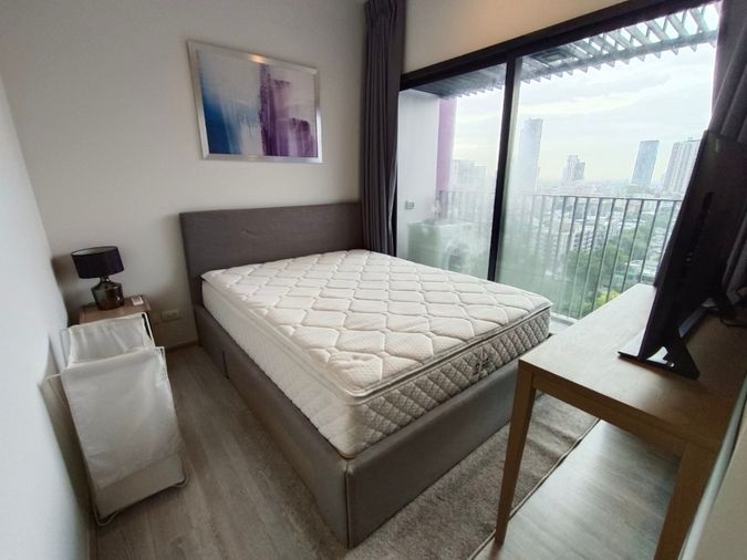 🌆 ให้เช่า XT EKKAMAI คอนโดมิเนียมสุดหรูใจกลางเอกมัย – ดีไซน์เรียบหรู พร้อม Sky Lounge แบบพาโนรามา และสวนบนดาดฟ้าสุดสงบ @90condo 🌃