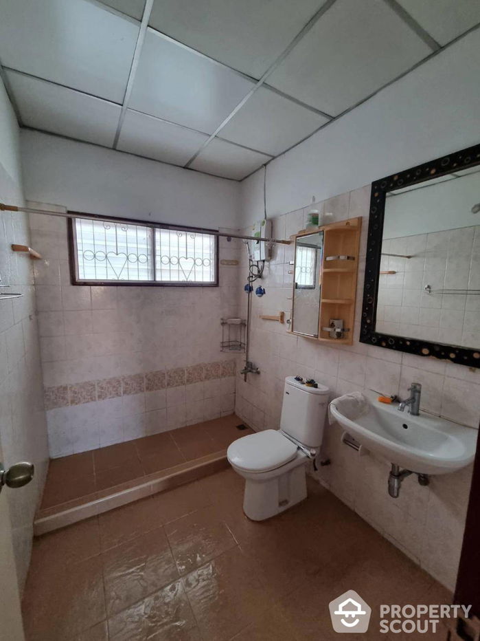 picture 3-BR House in Saen Saep (ID 1959477) - 2/12