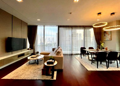 Condos for rent : 📲Line ID @556ryccg 🌳2 Bedroom 131.8 sqm Floor10 MARQUE Sukhumvit, Sukhumvit Main road Fully furnished near BTS Phrom Phong, EmQuartier, Benchasiri
