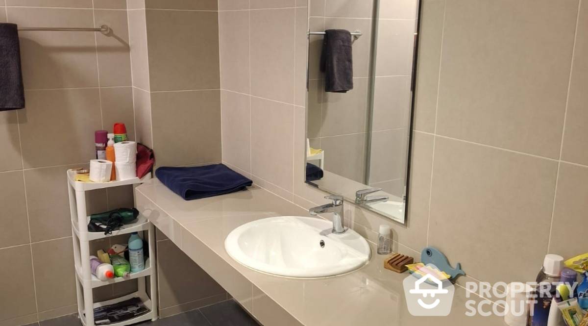 picture 2-BR Condo at 103 Central Condominium in Chai Sathan (ID 1814193) - 10/12