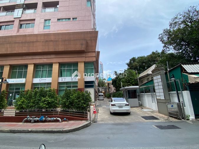 Silom Grand Terrace