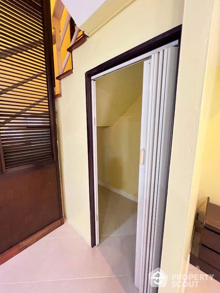 รูป ทาวน์เฮาท์ 3-ห้องนอน ใน คันนายาว (ID 1856285) - รูปที่ 4/21