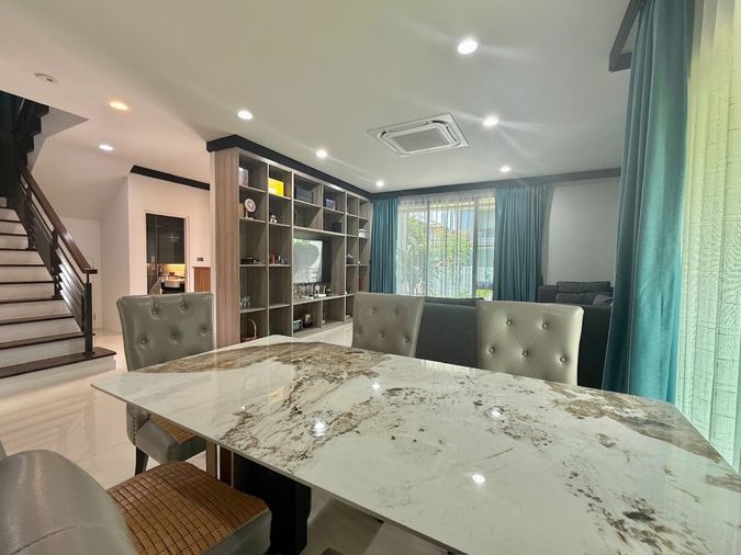4-bed house for rent, 336 sqm, 84 sq wah, Setthasiri Krungthep kreetha 2