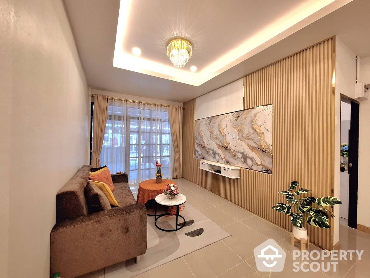 รูป ทาวน์เฮาท์ 2-ห้องนอน ใกล้ พัทยาตะวันออก (ID 2099785) - รูปที่ 3/13