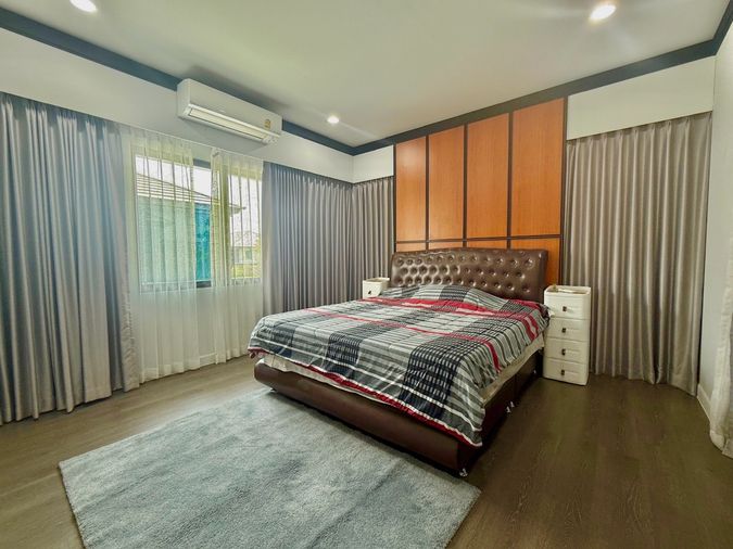 4-bed house for rent, 336 sqm, 84 sq wah, Setthasiri Krungthep kreetha 2