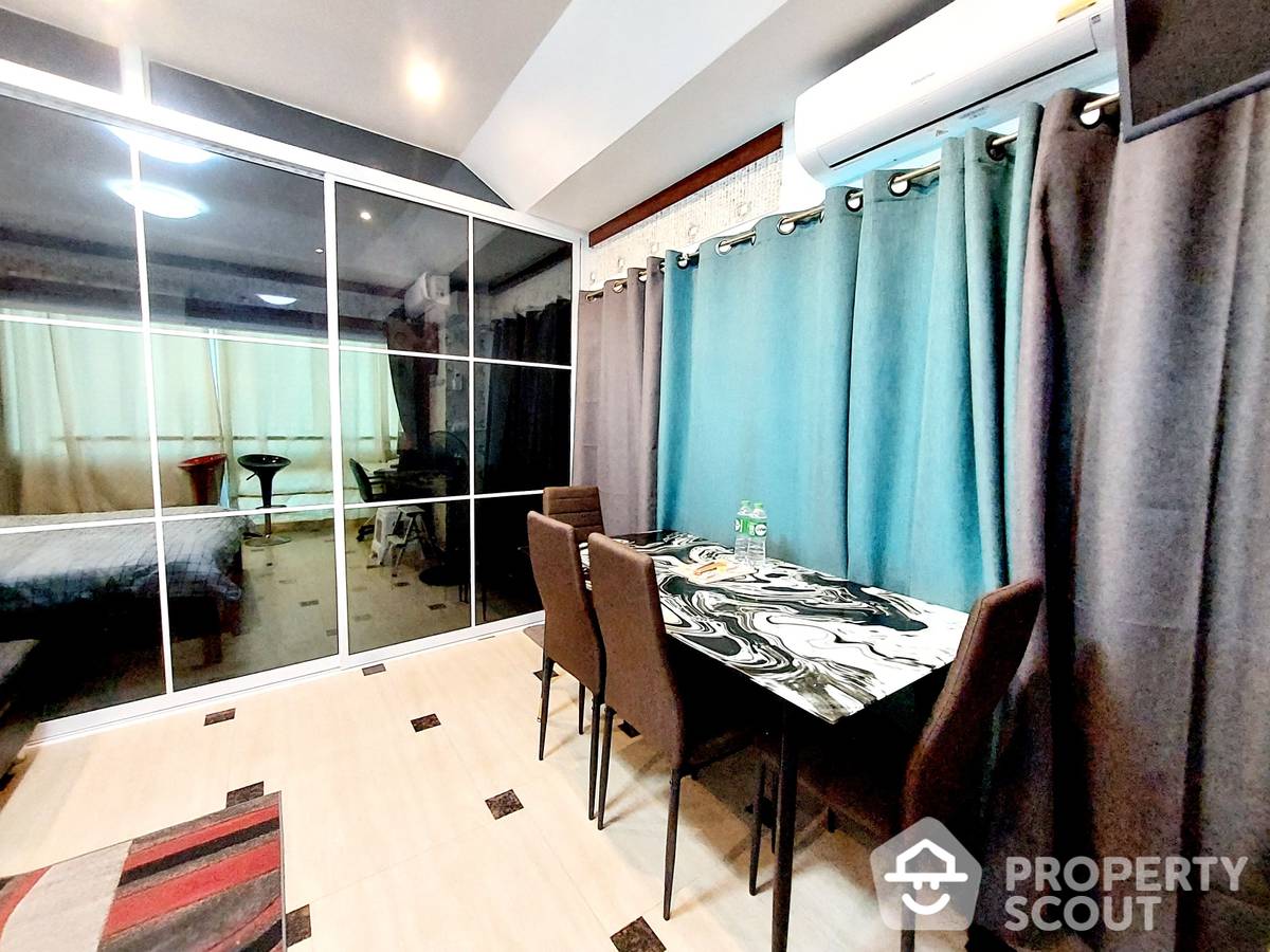 picture 1-BR Condo at Pattaya Plaza Condotel close to East Pattaya (ID 2098295) - 4/18