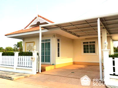 Condos for sale 700 Year Sports Arena Chiang Mai : 2-BR Condo at Panna Residence 3 In The CMU in Suthep (ID 2150295)