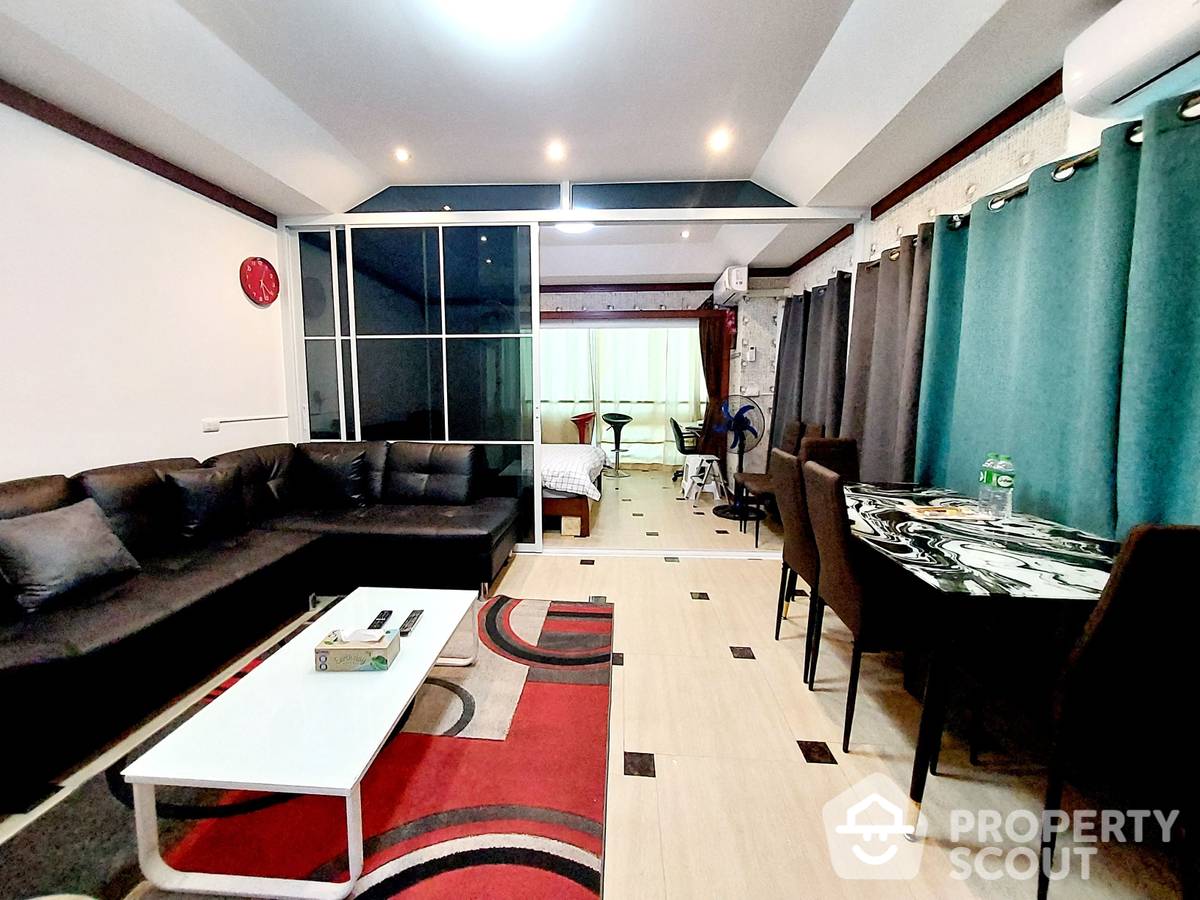 picture 1-BR Condo at Pattaya Plaza Condotel close to East Pattaya (ID 2098295) - 5/18
