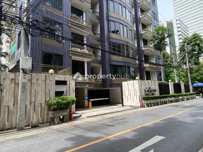 Collezio Sathorn-Pipat