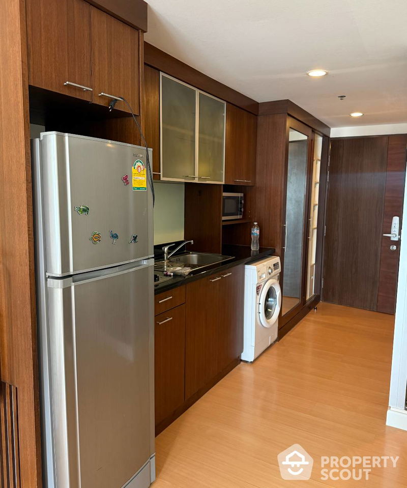 Condos for rent : 1-BR Condo at The Trendy Condominium near BTS Nana (ID 2163291)