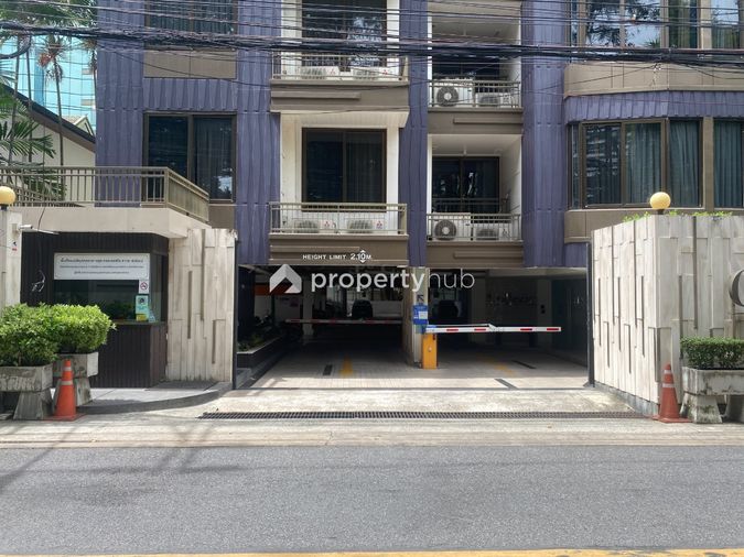 Collezio Sathorn-Pipat