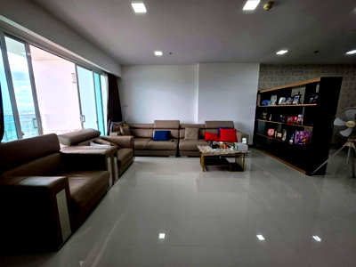 Condos for sale : For sale 3 bedrooms 255.83 sq.m. Large room, high view Supalai Prima Riva