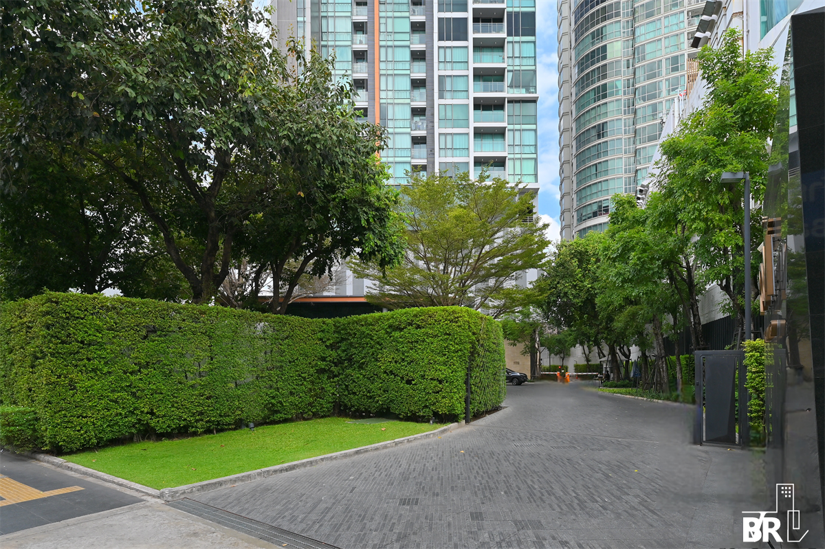 picture The Room Sukhumvit 69 Luxury Unit, Ready for You Without the Wait near BTS Phra Khanong - 3/9