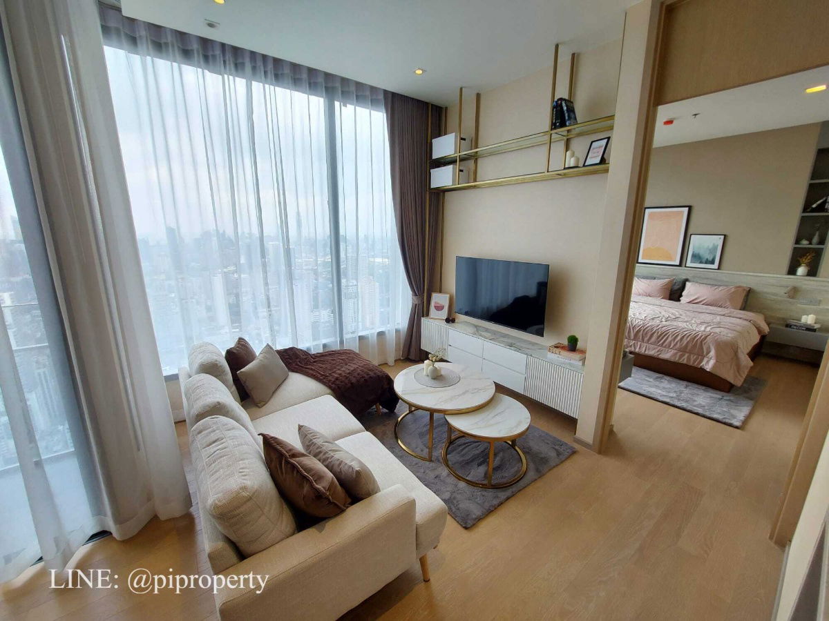picture Homy and luxury 2 bedrooms unit for rent in the top location Esse Asoke. Well designed with high-level visions. BTS and MRT systems accessing.   - 1/49