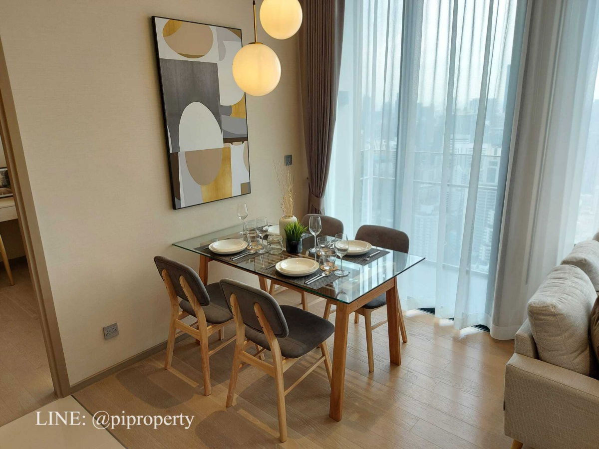 picture Homy and luxury 2 bedrooms unit for rent in the top location Esse Asoke. Well designed with high-level visions. BTS and MRT systems accessing.   - 8/49